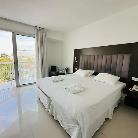 Ξενοδοχείο Napa Jay 3*