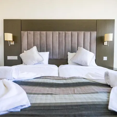Napa Jay Hotel 3*